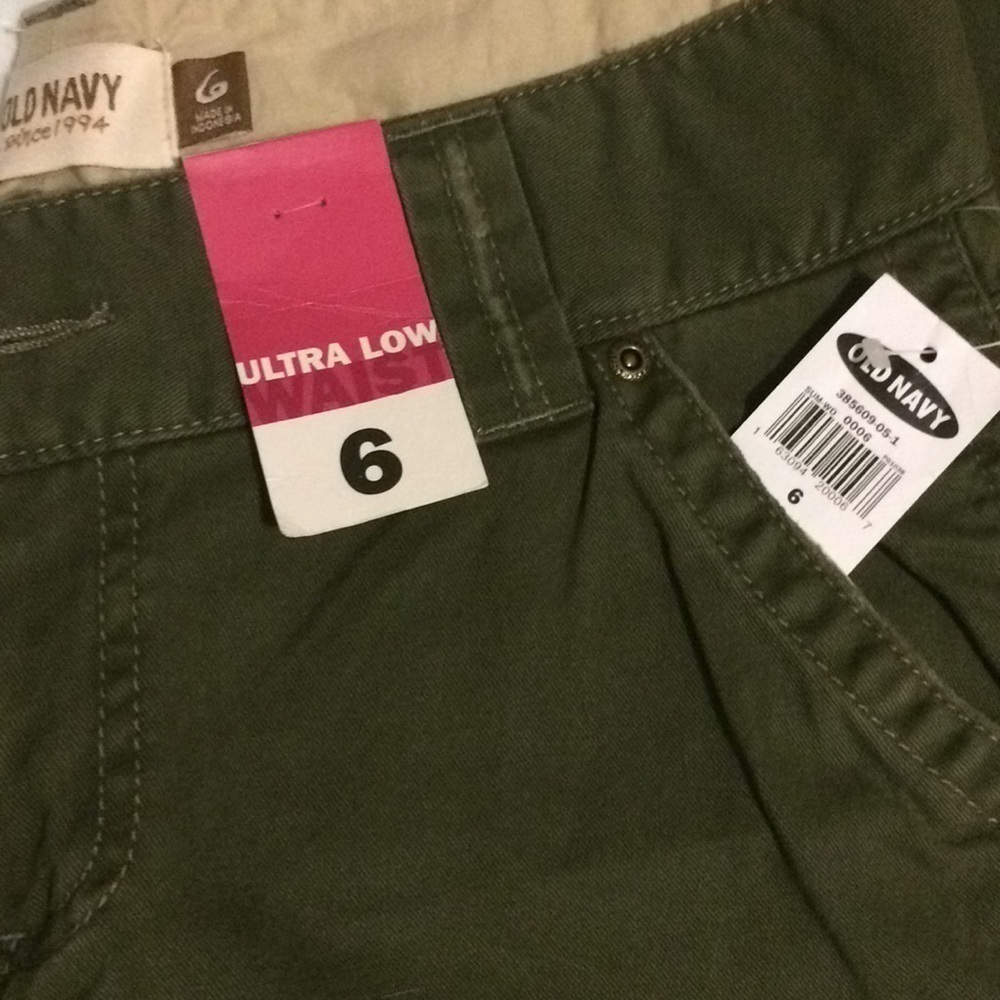 OLD NAVY low rise olive green capris new - Picture 2 of 6